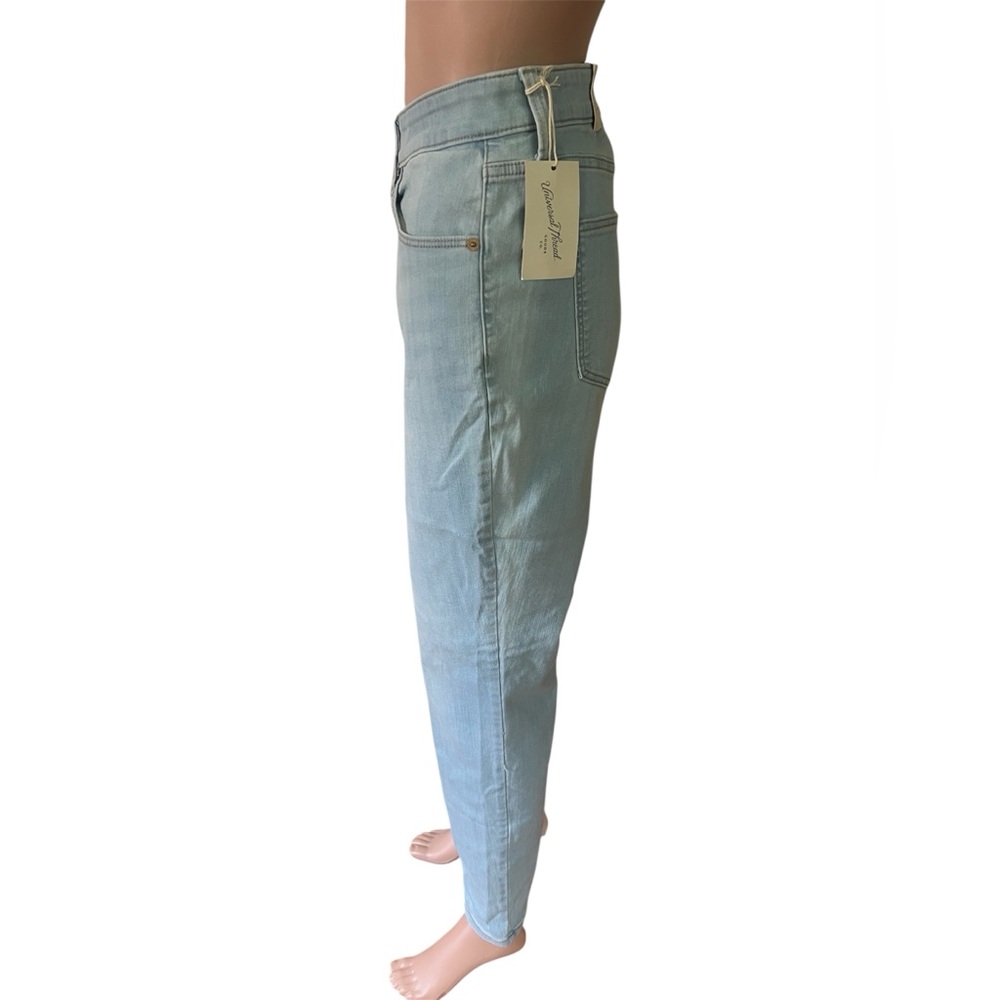 Universal Thread Women's High Rise Jeans - Light Blue - Picture 3 of 10